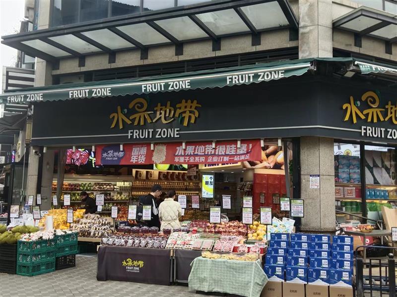 快来捡漏，小区楼下临街，靠十字路口的现铺，超大外摆可利用，实际使用面积翻倍