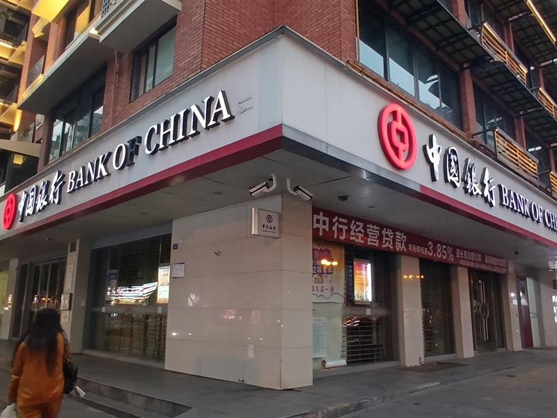 市中心339《银行，年租89万》26米大开间，十字路口转角铺！
