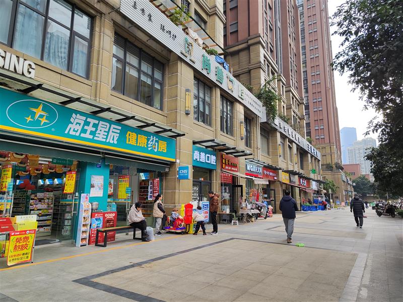 万人小区《海王星辰》出售，年收19万，双边街带外摆三地铁环绕！